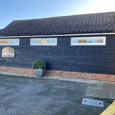 Red Lion Little Barn Apartment Ipswich Exterior photo